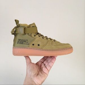 Nike SF AF1 Mid Desert Moss Green